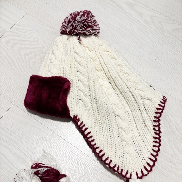 Mountain Hardwear Knit Hat Womens Regular Pom Pom Braided Ear Flaps Outdoor Warm - Picture 3 of 9